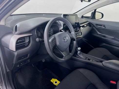 Used 2021 Toyota C-HR LE FWD image 9