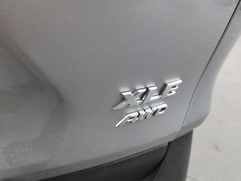 Used 2019 Toyota RAV4 XLE w/ Convenience Package AWD/4WD image 27