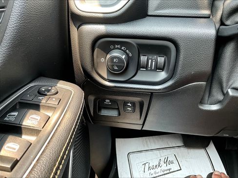Used 2020 RAM 1500 Laramie AWD/4WD image 38