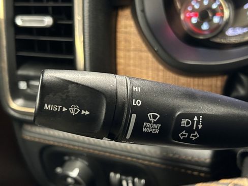 Used 2022 RAM 1500 Limited AWD/4WD image 26