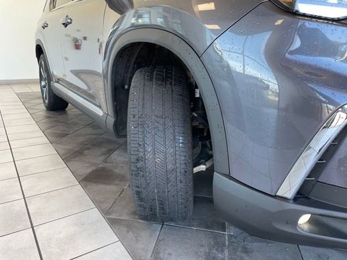 Used 2025 Honda Pilot Touring image 19