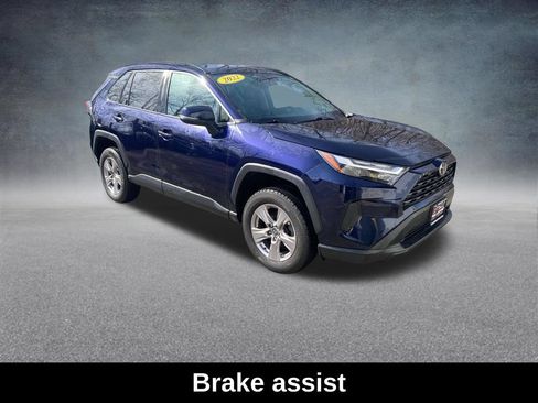 Used 2022 Toyota RAV4 XLE AWD/4WD image 9