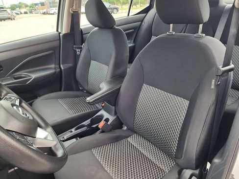 Used 2022 Nissan Versa S FWD image 15