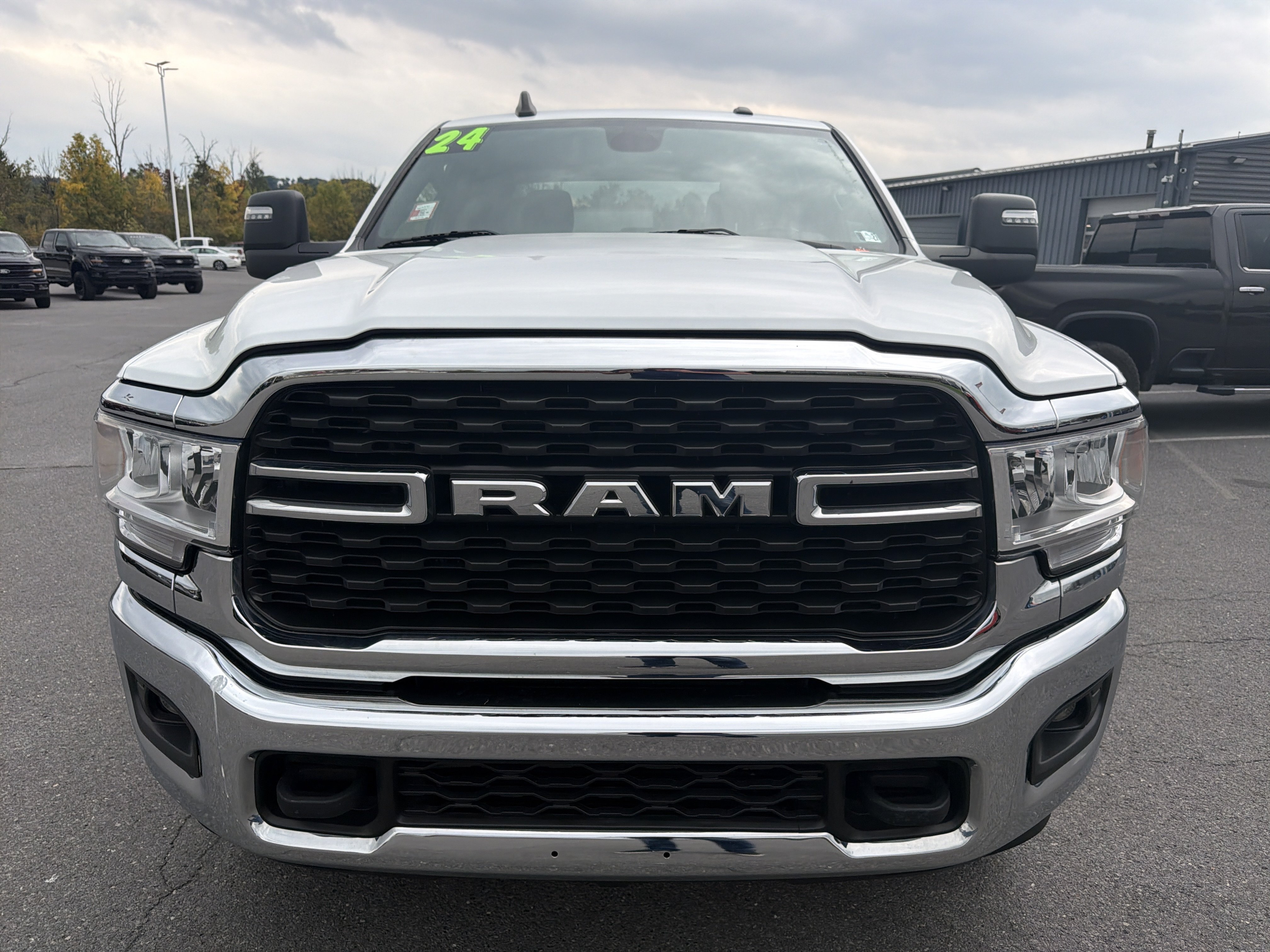 Used 2024 RAM 2500 Big Horn AWD/4WD image 9