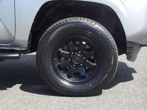 Used 2023 Toyota Tacoma SR AWD/4WD image 8