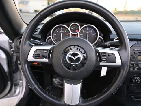 Used 2007 MAZDA MX-5 Miata Touring w/ Suspension Pkg image 20