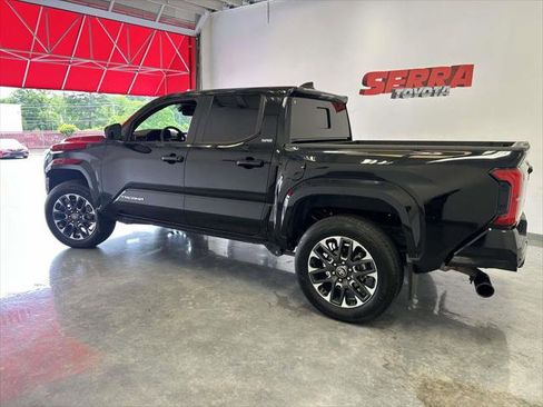 Certified 2024 Toyota Tacoma SR5 AWD/4WD image 6