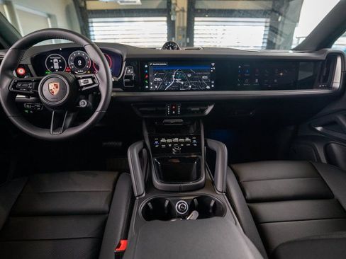 New 2025 Porsche Cayenne AWD/4WD image 17