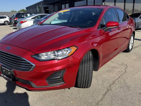 Used 2020 Ford Fusion SE FWD image 4