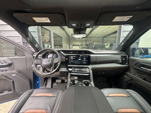 Used 2024 GMC Sierra 1500 AT4 w/ Technology Package AWD/4WD image 21