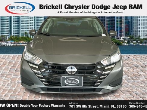 Used 2024 Nissan Versa SV FWD image 2