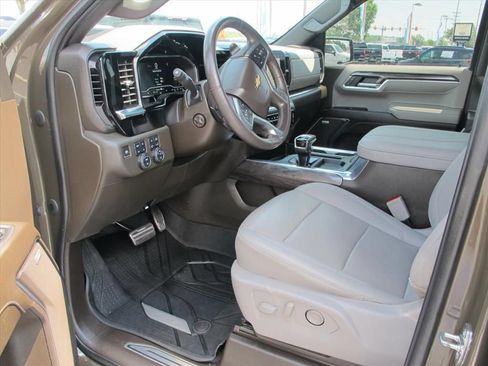Used 2023 Chevrolet Silverado 1500 LTZ w/ LTZ Convenience Package II AWD/4WD image 9