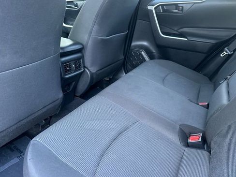 Used 2022 Toyota RAV4 LE image 9