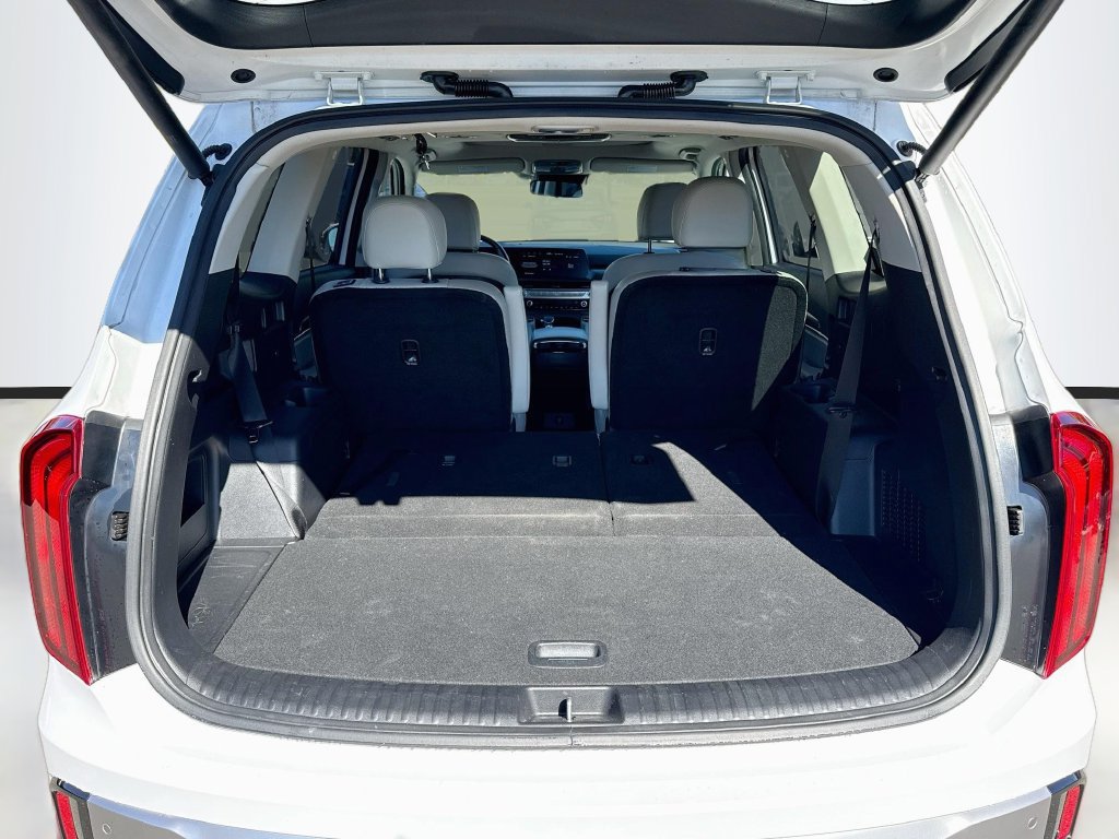 Used 2025 Kia Telluride S FWD image 35