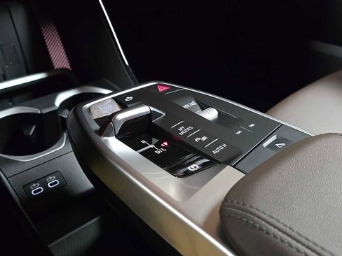 Used 2025 BMW X1 xDrive28i w/ Premium Package image 36