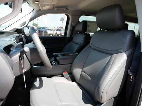 New 2027 Ford Expedition Active AWD/4WD image 19