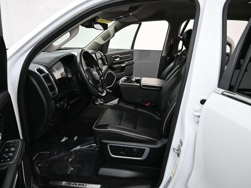 Used 2022 RAM 1500 Laramie AWD/4WD image 12