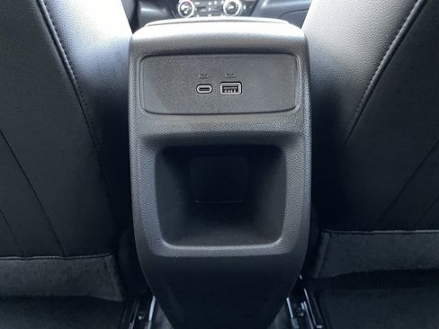 Used 2025 Chevrolet Trax LT w/ LT Convenience Package image 28