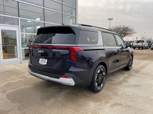 New 2026 Kia Carnival EX image 5