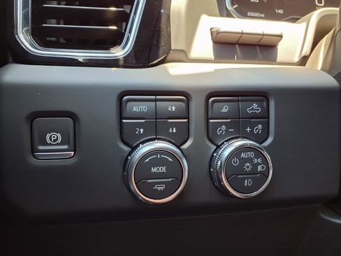 Used 2024 GMC Sierra 1500 Denali w/ Denali Reserve Package AWD/4WD image 24