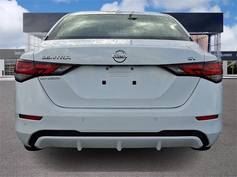 Used 2023 Nissan Sentra SV image 5