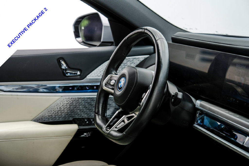 Used 2023 BMW i7 xDrive60 AWD/4WD image 17