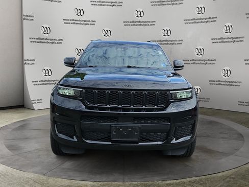 Used 2023 Jeep Grand Cherokee L Laredo AWD/4WD image 8
