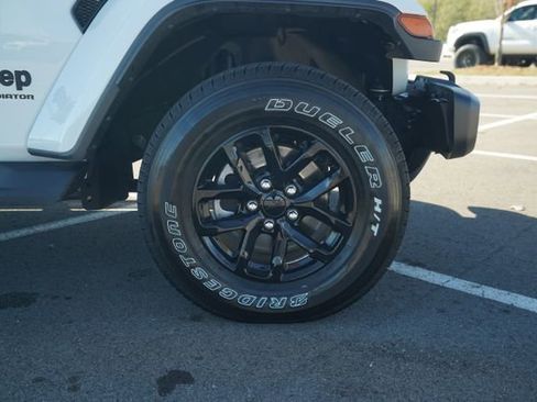 Used 2023 Jeep Gladiator Sport image 43