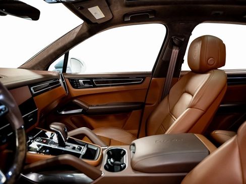 Used 2021 Porsche Cayenne Turbo image 58
