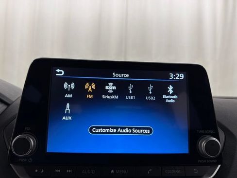 Used 2025 Nissan Sentra SR w/ SR Premium Package FWD image 16