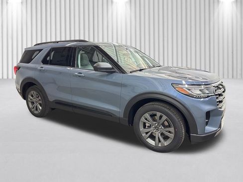 New 2026 Ford Explorer Active w/ Active Comfort Package AWD/4WD image 2