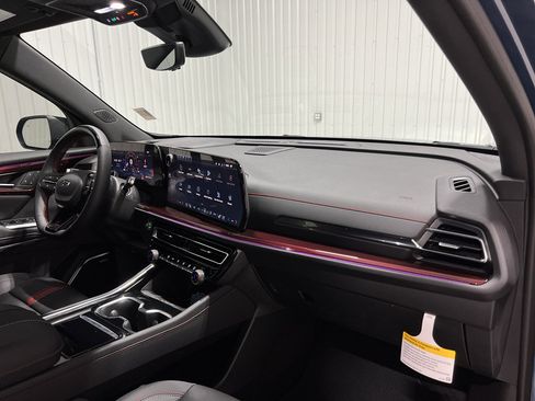 New 2026 Chevrolet Traverse RS image 29