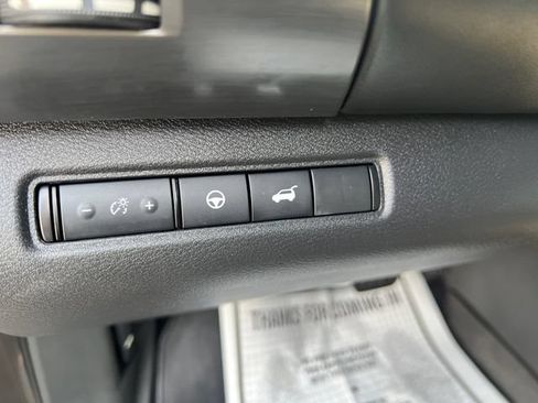 Used 2023 Nissan Pathfinder SL AWD/4WD image 26