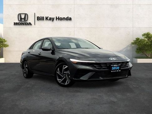 Used 2025 Hyundai Elantra SEL image 5