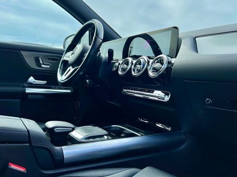 Certified 2021 Mercedes-Benz GLA 250 4MATIC image 12