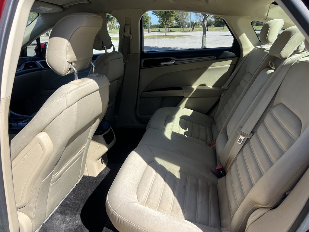 Used 2014 Ford Fusion SE FWD image 15