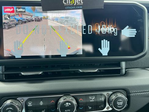 New 2026 Jeep Gladiator Mojave w/ Technology Group AWD/4WD image 29