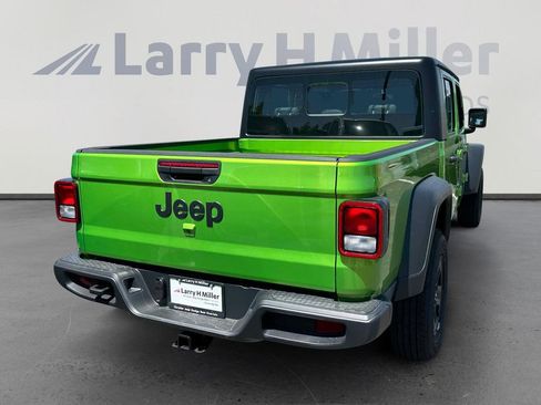 New 2025 Jeep Gladiator Sport image 7