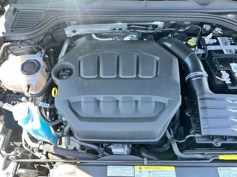 Used 2023 Volkswagen Golf 20th Anniversary Edition image 31