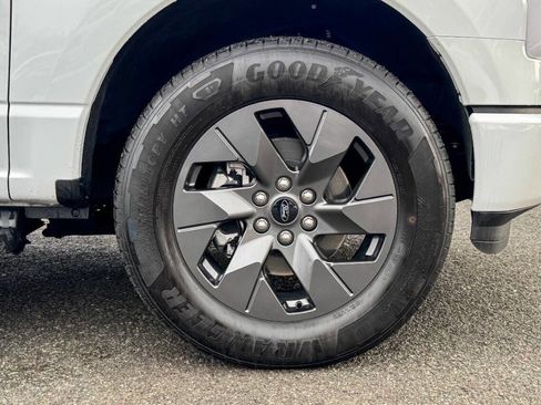 Used 2024 Ford F150 Lightning Lariat image 10