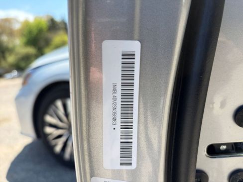 Used 2025 Nissan Altima 2.5 SV FWD image 29