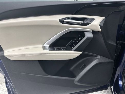 Used 2025 Audi Q5 Premium w/ Convenience Package image 13