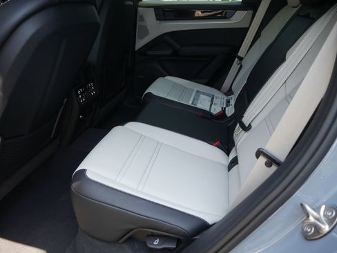 New 2026 Porsche Cayenne S AWD/4WD image 17