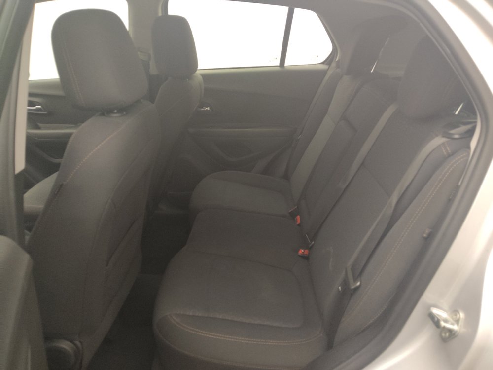 Used 2020 Chevrolet Trax LS FWD image 18