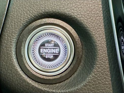 Used 2022 Mercedes-Benz GLC 300 GLC 300 image 34