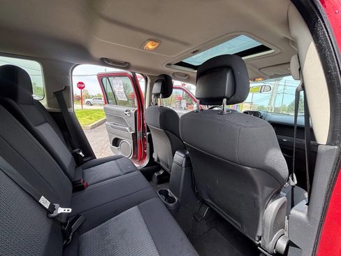 Used 2010 Jeep Patriot Latitude AWD/4WD image 10