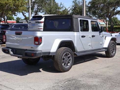 Used 2022 Jeep Gladiator Overland image 7