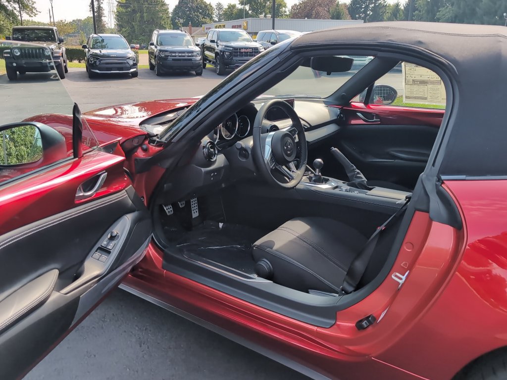 New 2026 MAZDA MX-5 Miata Club w/ Interior Package RWD image 19
