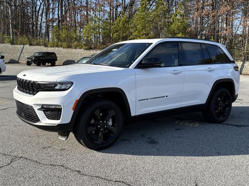 New 2025 Jeep Grand Cherokee Limited w/ Black Appearance Package image 8