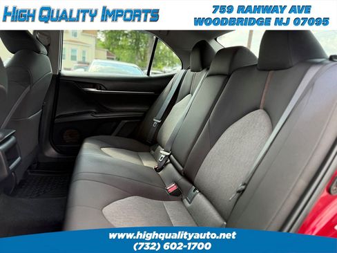 Used 2018 Toyota Camry LE FWD image 17